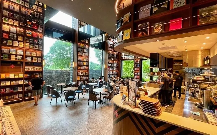Tsutaya Bookstore蔦屋竹北樹海店