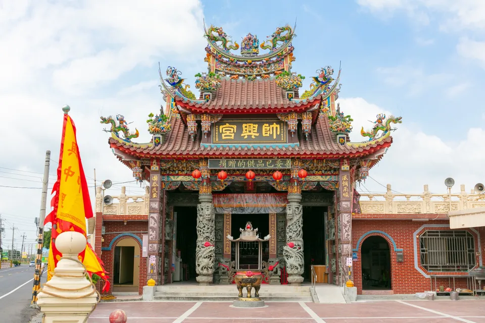 虎尾興中里帥興宮