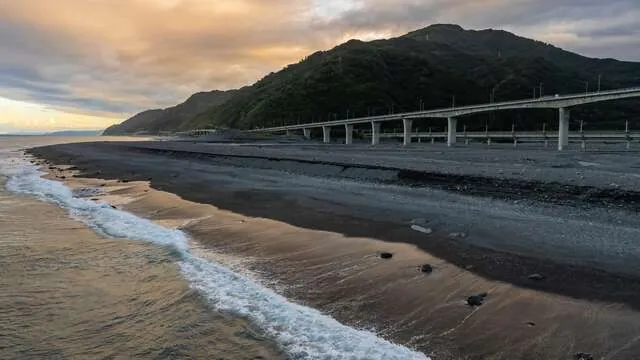 金崙沙灘