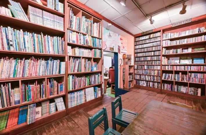 時光二手書店