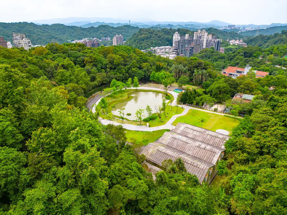 暖東苗圃
