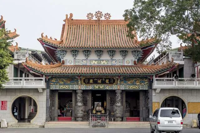 赤山龍湖巖